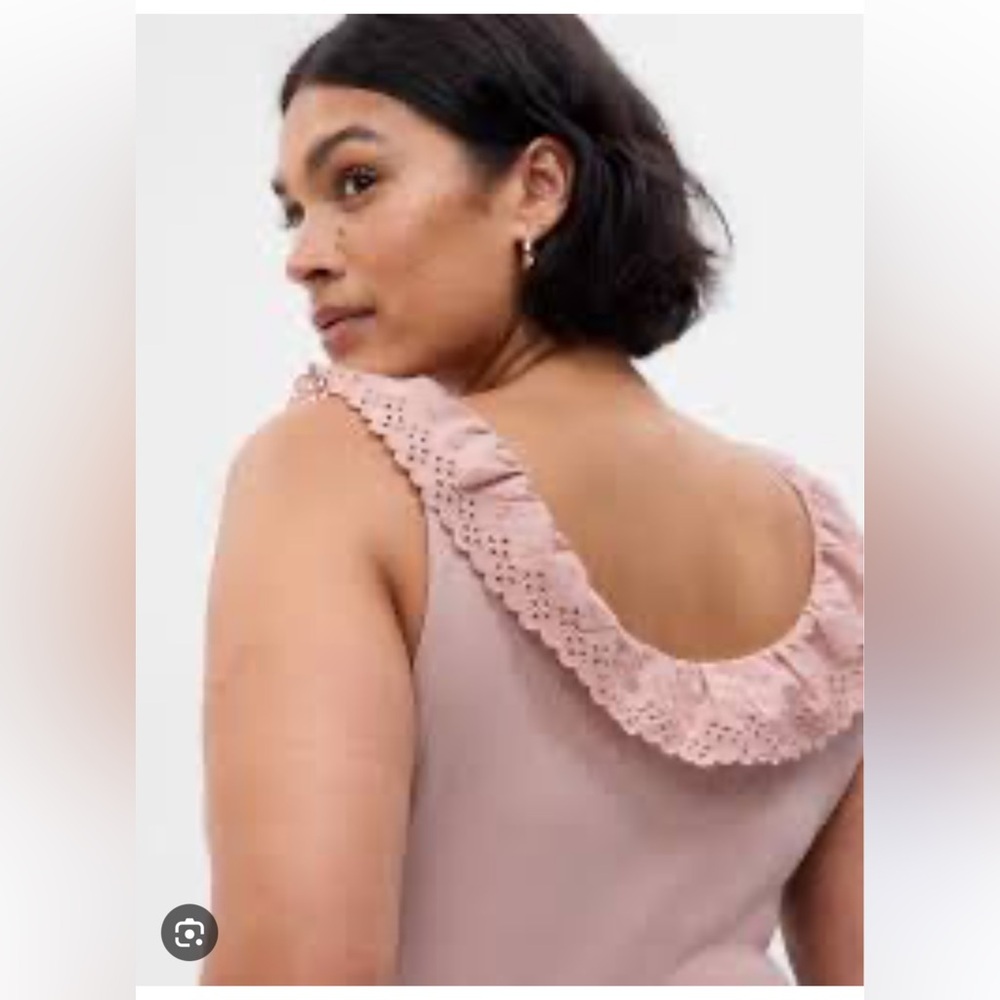 GAP Eyelet Ruffle Neck Ribbed Tank Top - Picture 12 of 13